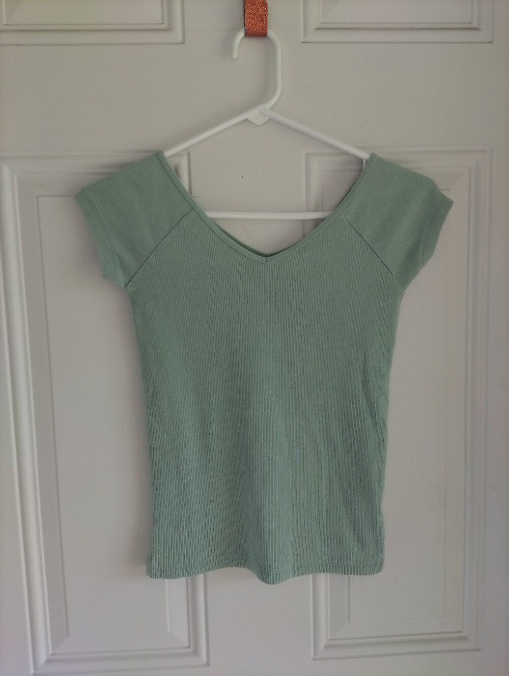 American Eagle Green Ribbed Knit Double V-neck Top Tee Sz S.